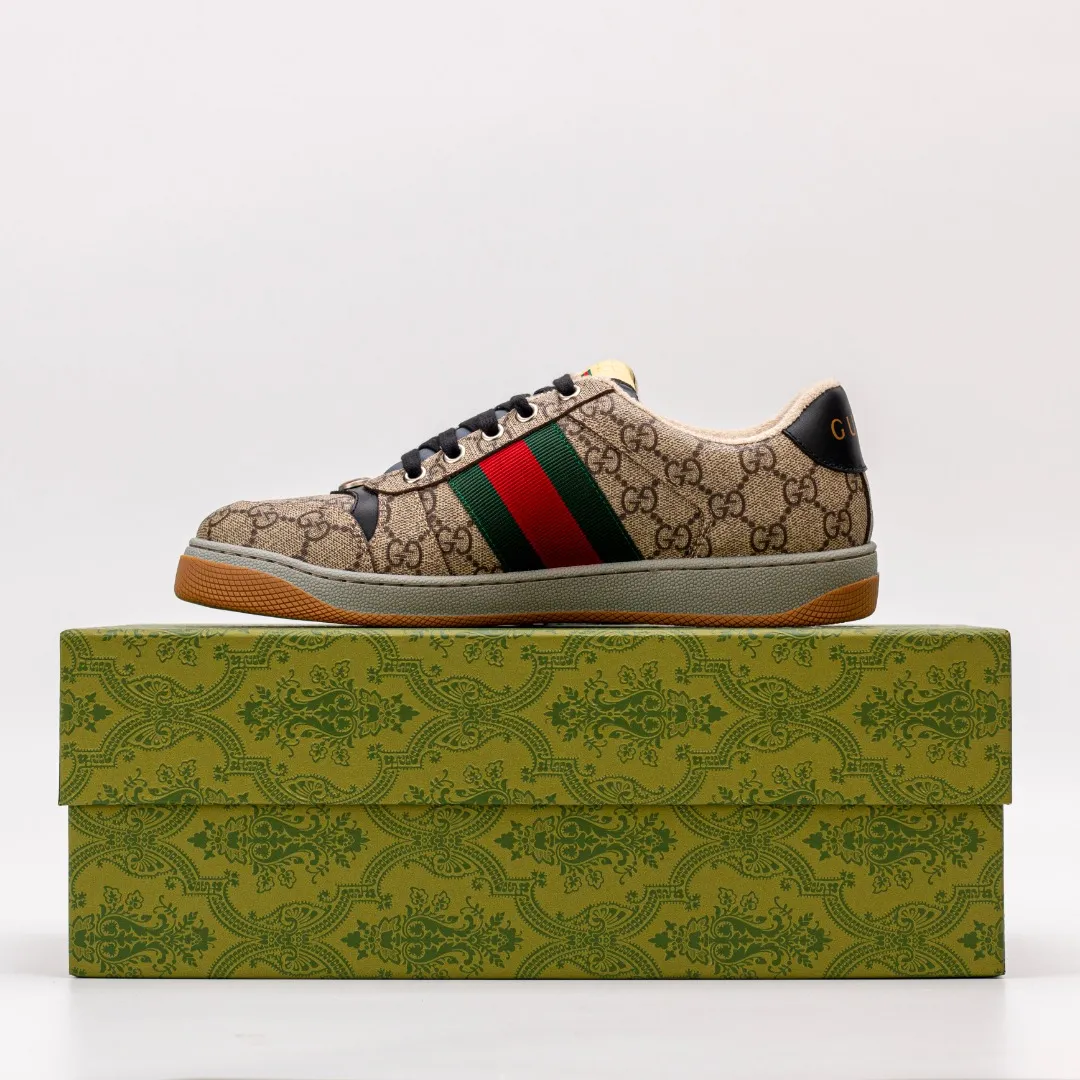 Factory price 580 [Higher version] GUCCI casual sports distressed small dirty shoes, polished cowhide fabric, hand-made distressed effect!  Original terry cloth, delicate, soft, comfortable and breathable. Privately molded steel-stamped two-color original TPU outsole (lower layer is wider, upper layer is narrower) to differentiate the wrong version of the outsole in the market. Fabric, material, outsole, detail comparison SIZE: 34-41, 38-45 regular size (women's 34, 41, men's 38, 45 customized, non-returnable and non-exchangeable) (women's colors and men's models need to be customized)